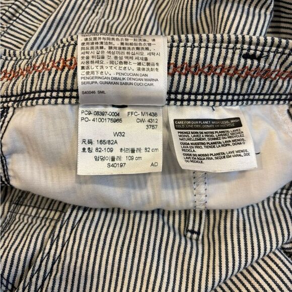Levi's striped high rise cuffed shorts - size 32 - Picture 3 of 4